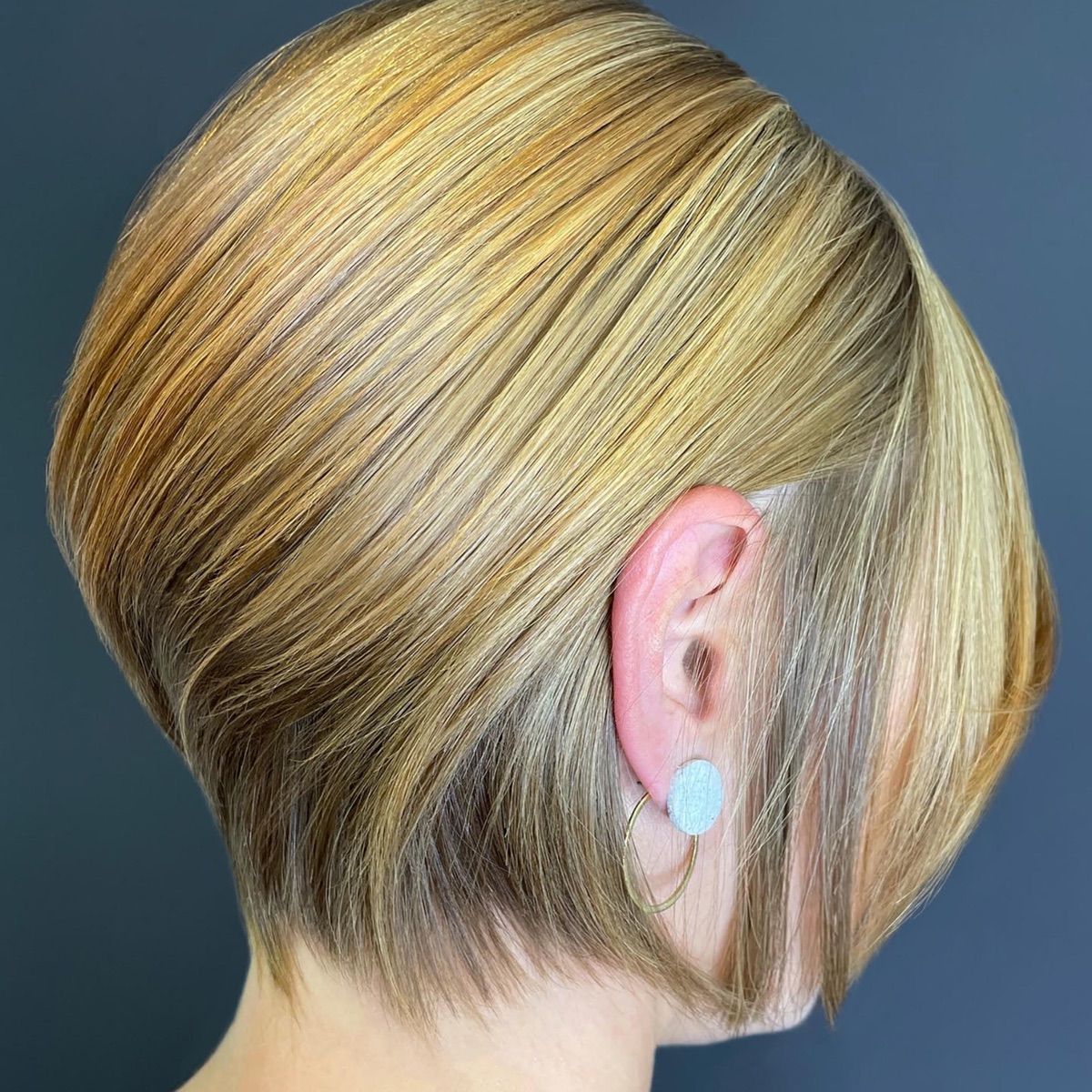 Short graduated bob, back view, cut by Noel Halligan